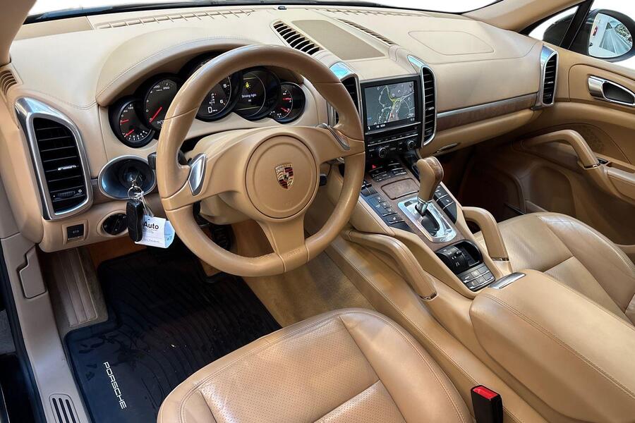 Porsche Cayenne vaihtoauto