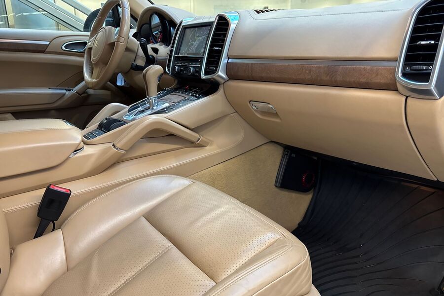 Porsche Cayenne vaihtoauto