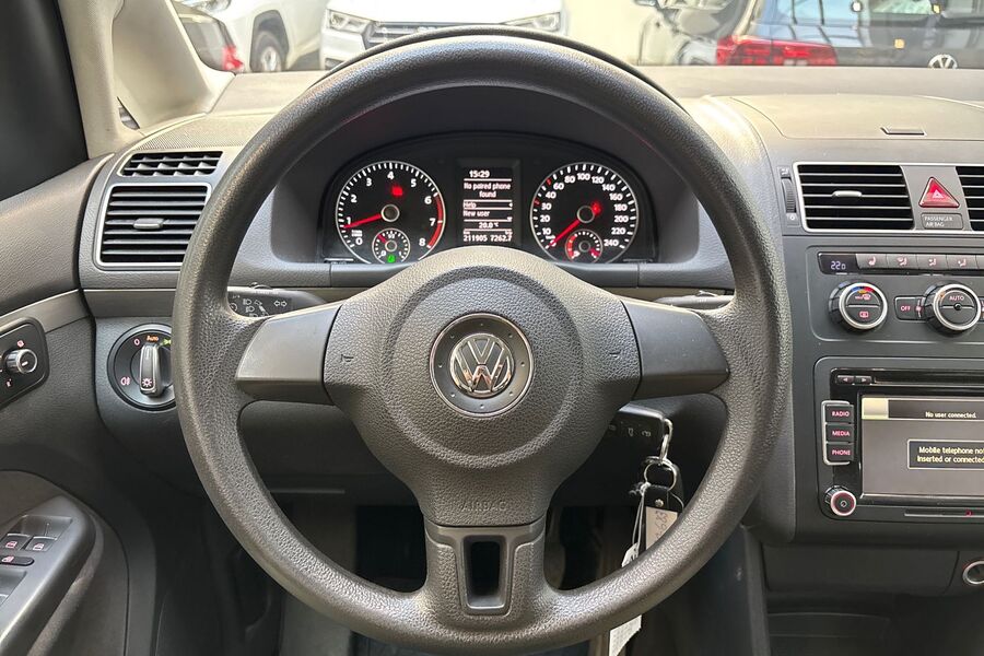 Volkswagen Touran vaihtoauto