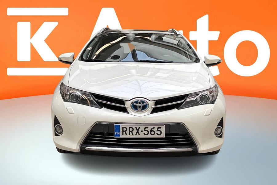 Toyota Auris vaihtoauto