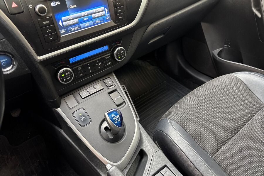 Toyota Auris vaihtoauto