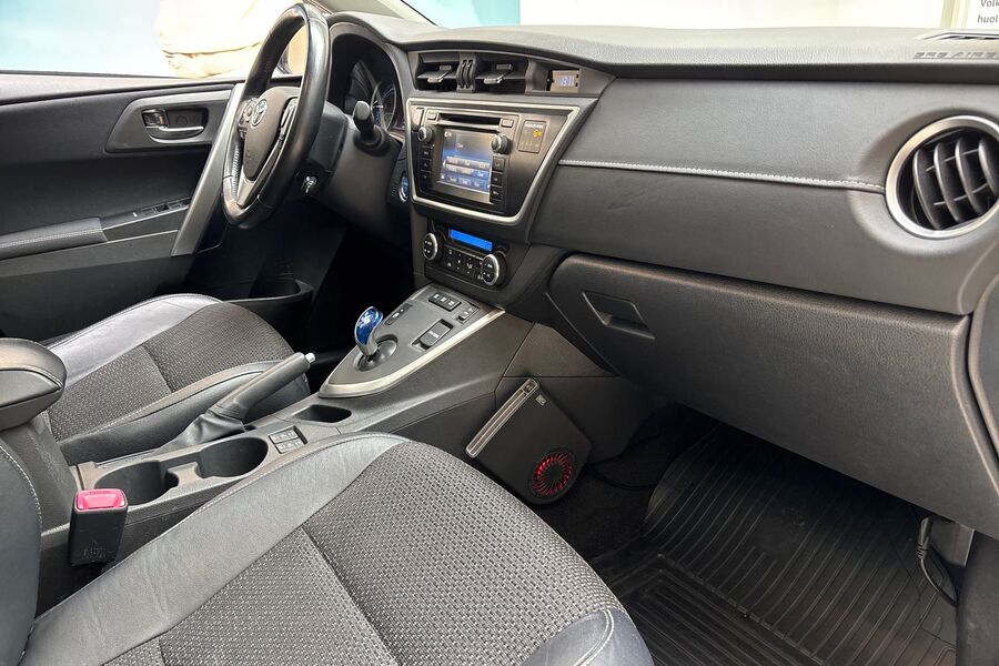 Toyota Auris vaihtoauto