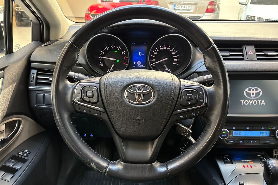 Toyota Avensis vaihtoauto