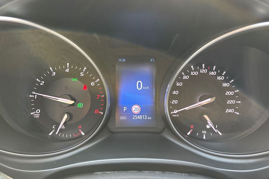 Toyota Avensis vaihtoauto