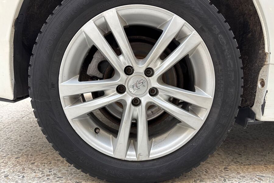 Toyota Prius vaihtoauto