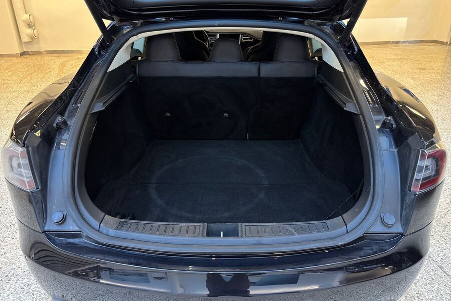 Tesla Model S vaihtoauto