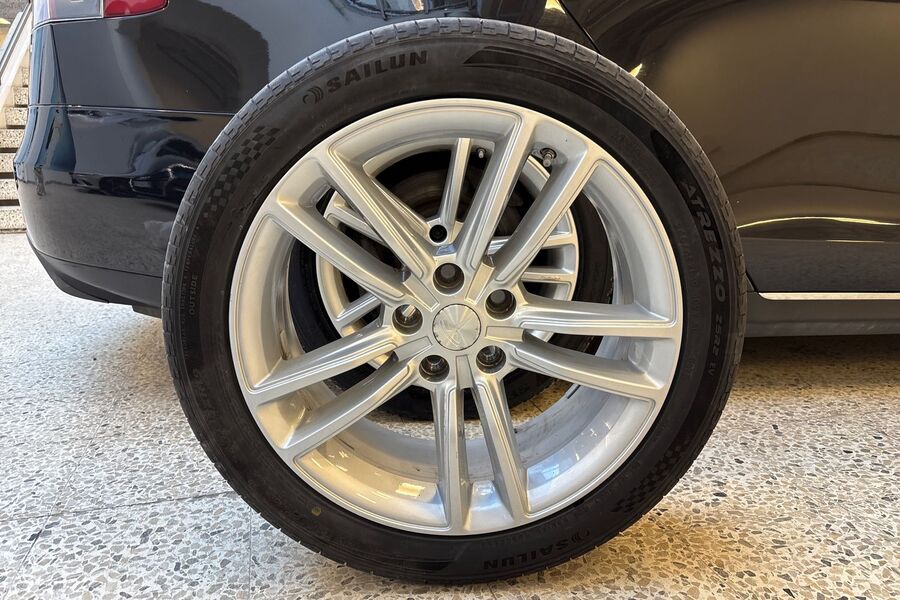 Tesla Model S vaihtoauto