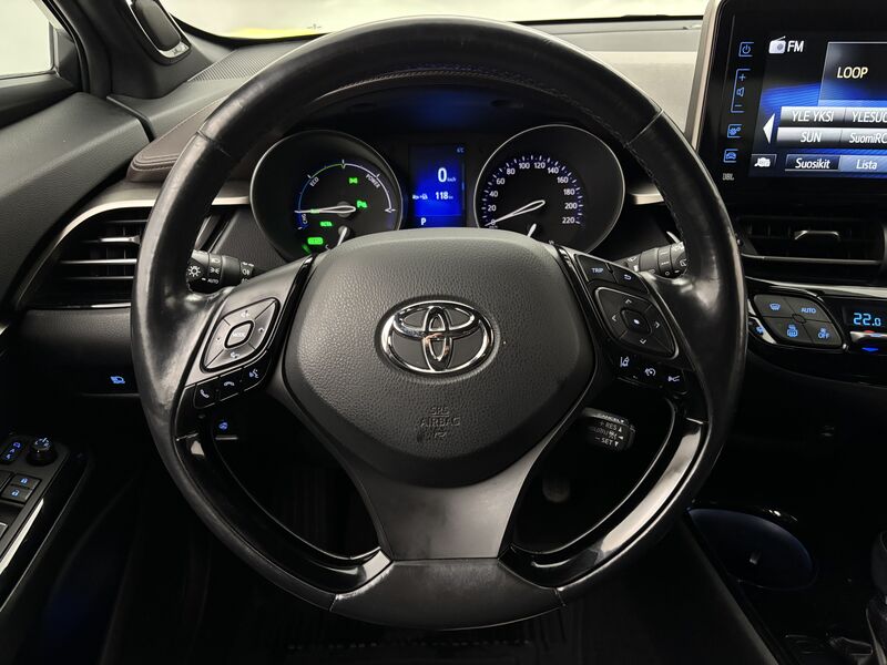 Toyota C-HR vaihtoauto