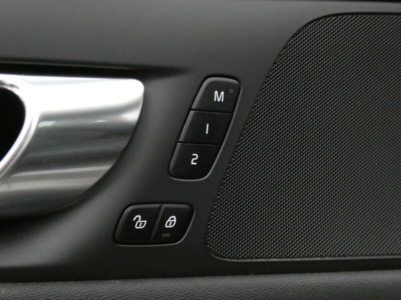 Volvo V60 Cross Country vaihtoauto