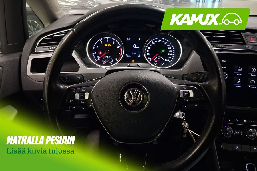 Volkswagen Touran vaihtoauto