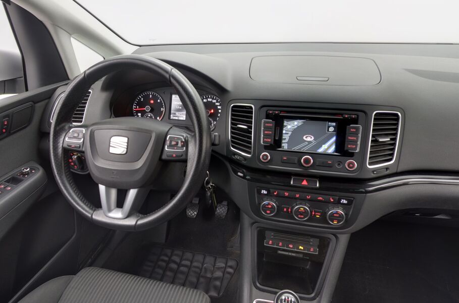 SEAT Alhambra vaihtoauto