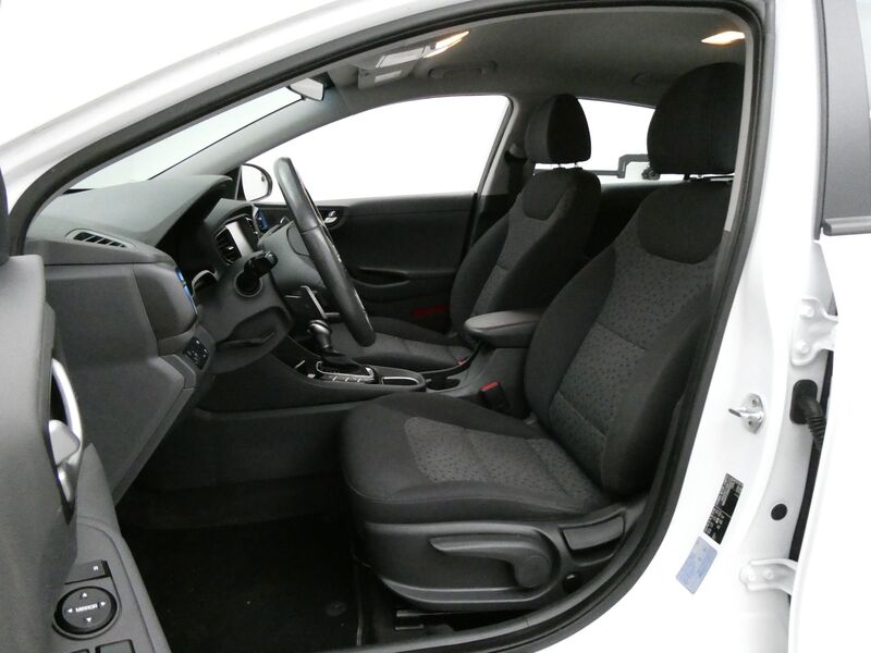 Hyundai IONIQ plug-in vaihtoauto