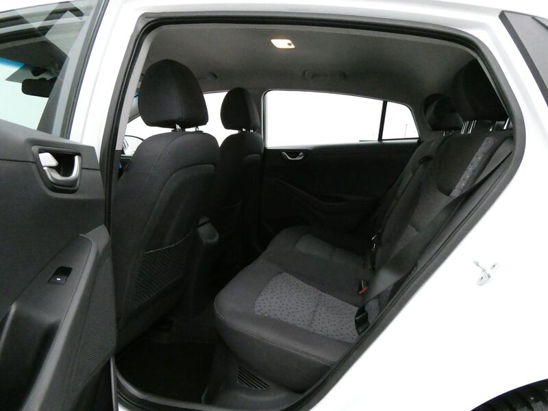 Hyundai IONIQ plug-in vaihtoauto