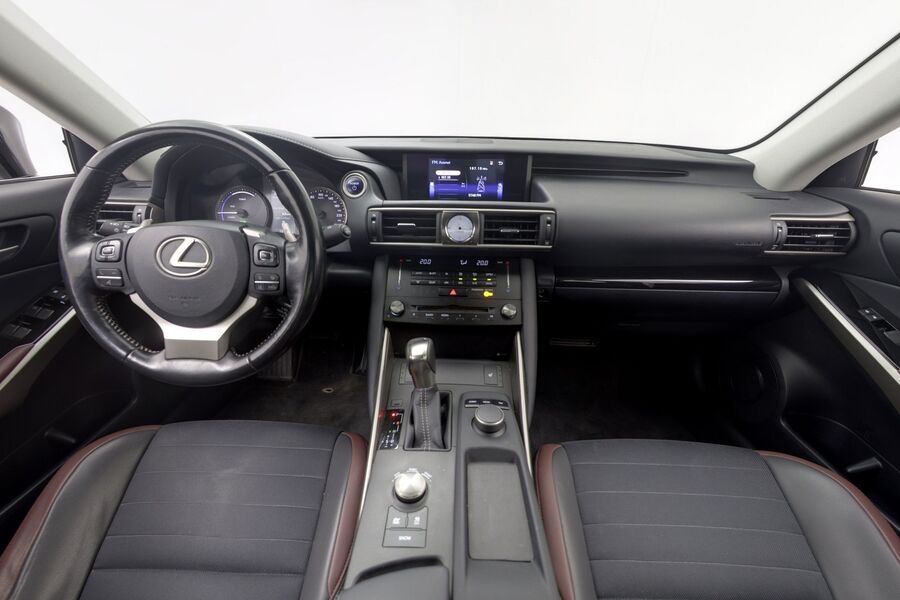 Lexus IS vaihtoauto