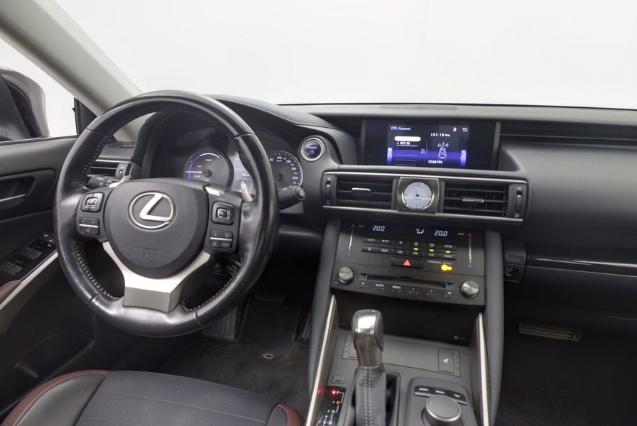 Lexus IS vaihtoauto