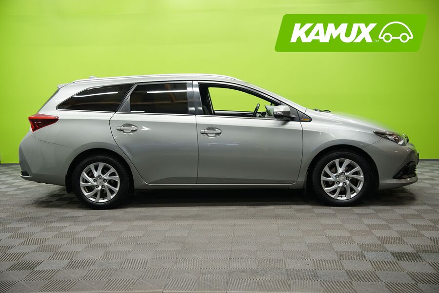 Toyota Auris vaihtoauto