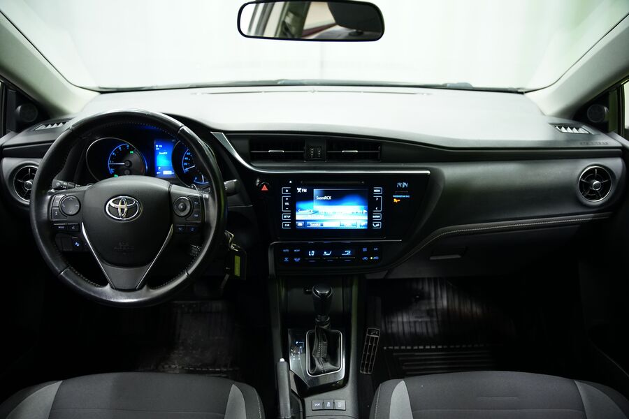 Toyota Auris vaihtoauto