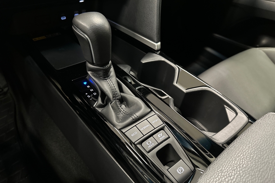 Toyota Camry vaihtoauto