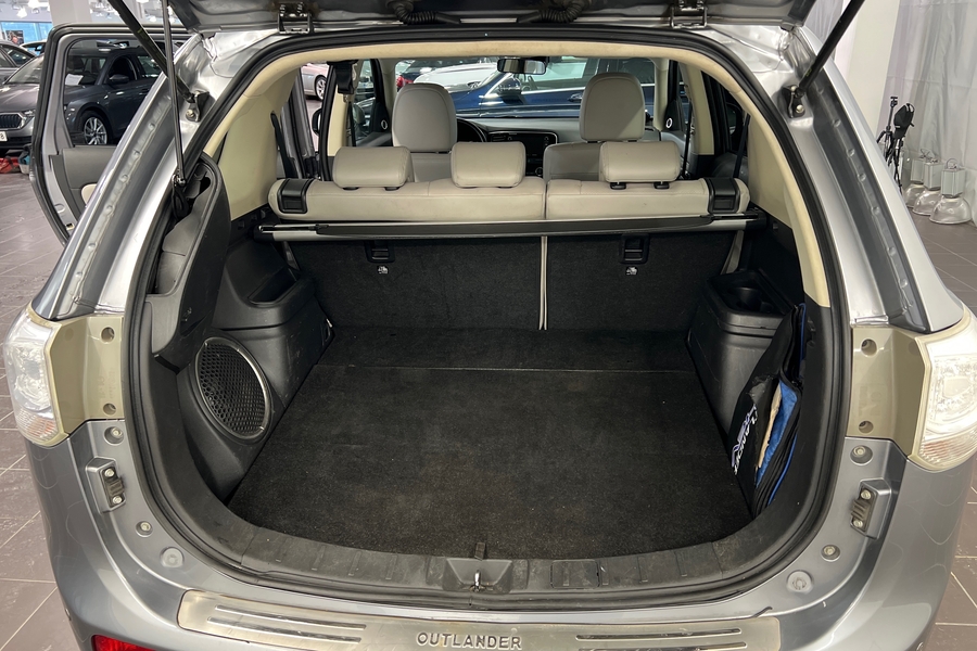 Mitsubishi Outlander PHEV vaihtoauto