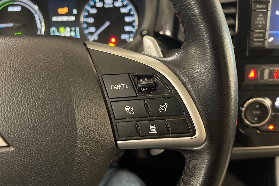 Mitsubishi Outlander PHEV vaihtoauto