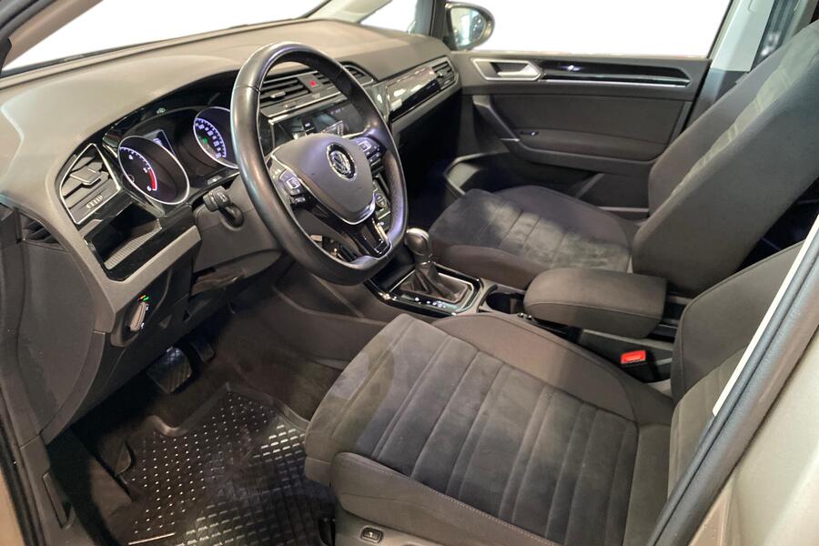 Volkswagen Touran vaihtoauto