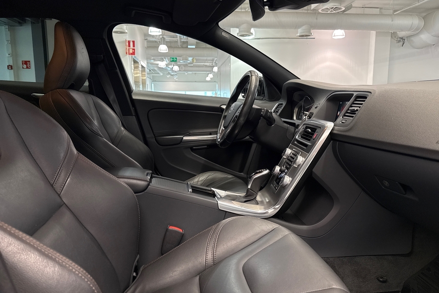 Volvo V60 Cross Country vaihtoauto