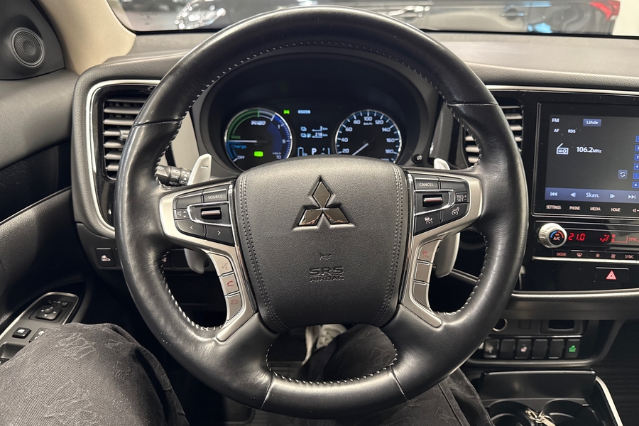 Mitsubishi Outlander PHEV vaihtoauto