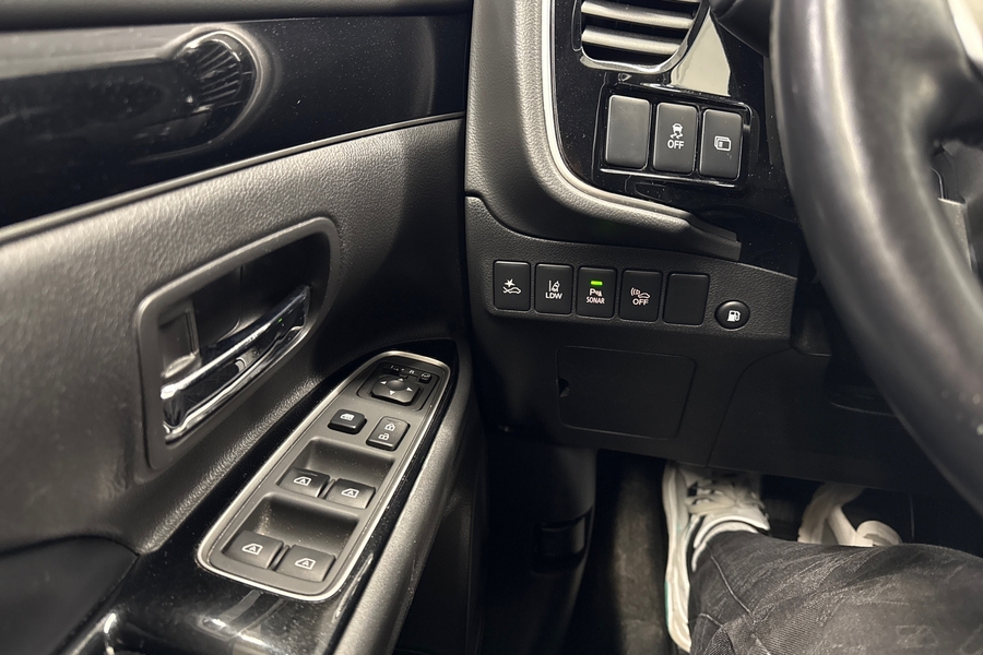 Mitsubishi Outlander PHEV vaihtoauto