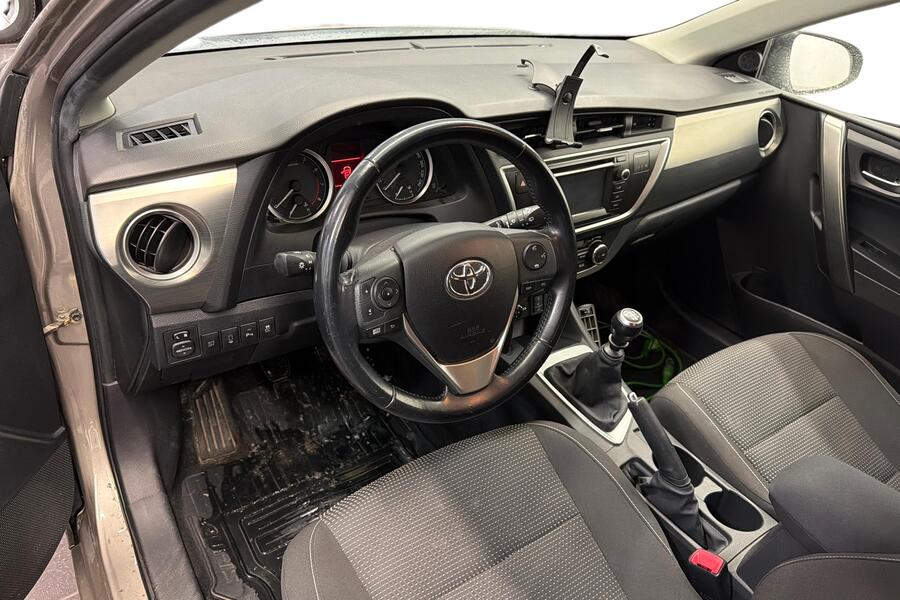 Toyota Auris vaihtoauto