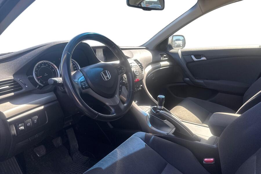 Honda Accord vaihtoauto