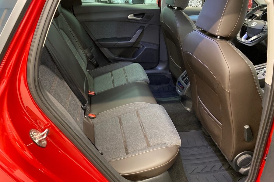 SEAT Leon Sportstourer vaihtoauto