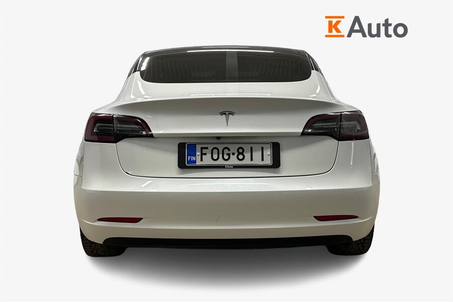 Tesla Model 3 vaihtoauto