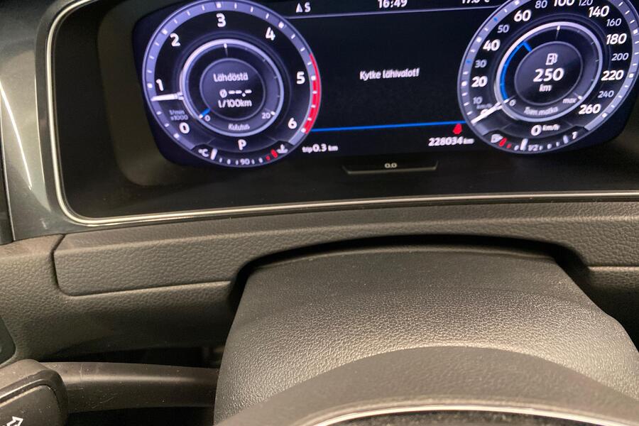 Volkswagen Golf vaihtoauto