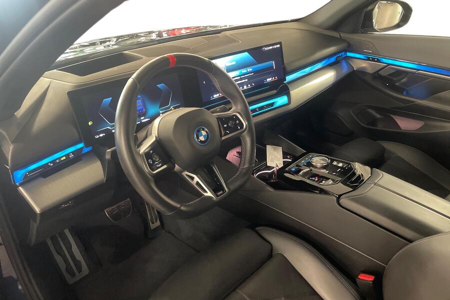 BMW i5 M60 vaihtoauto