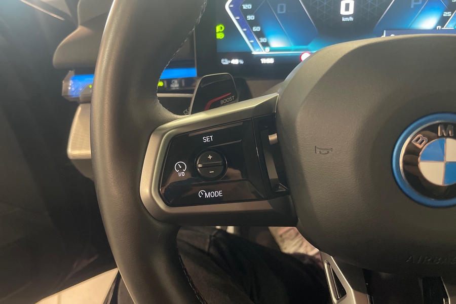 BMW i5 M60 vaihtoauto