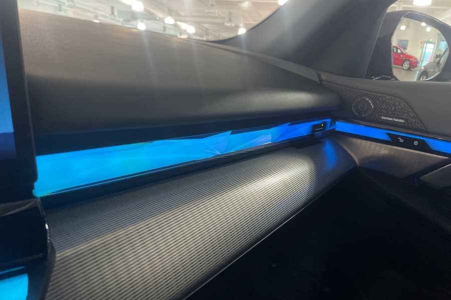 BMW i5 M60 vaihtoauto