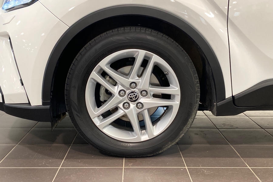 Toyota C-HR vaihtoauto