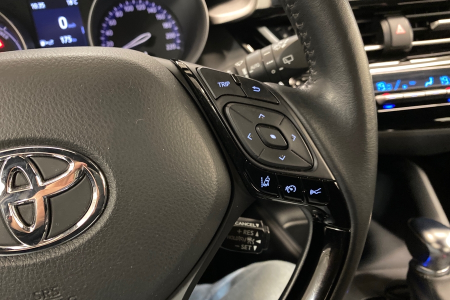 Toyota C-HR vaihtoauto