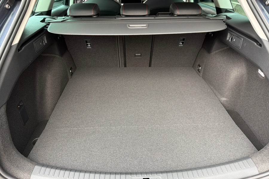 SEAT Leon Sportstourer vaihtoauto