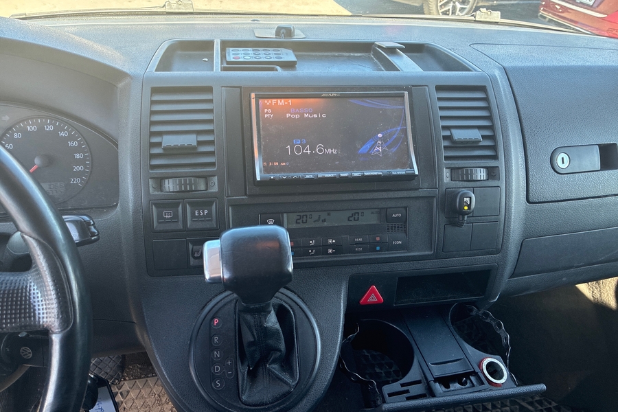 Volkswagen Caravelle vaihtoauto