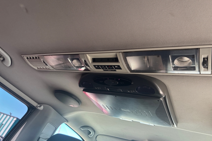 Volkswagen Caravelle vaihtoauto