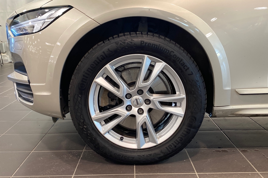 Volvo V90 Cross Country vaihtoauto