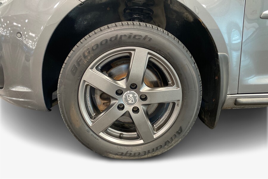 Volkswagen Touran vaihtoauto