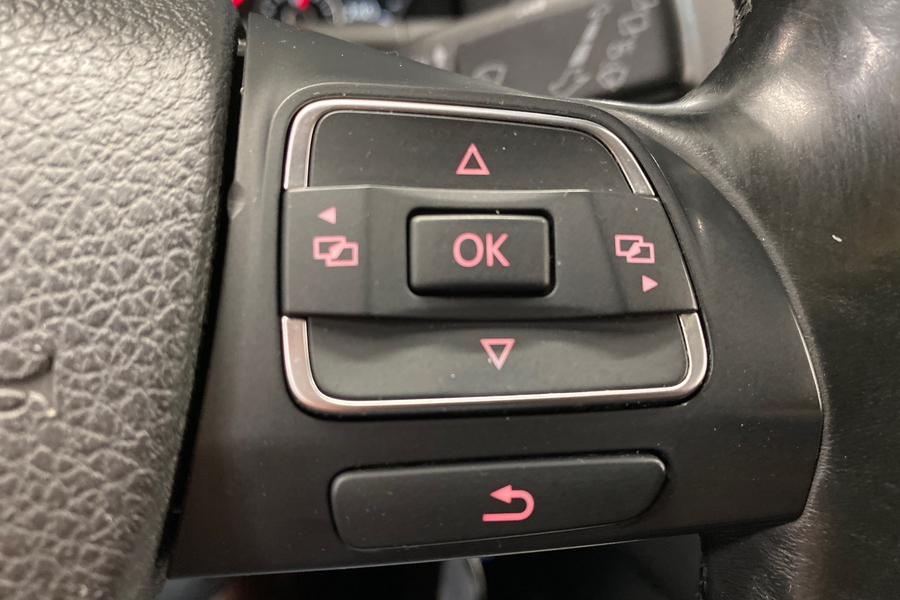 Volkswagen Touran vaihtoauto