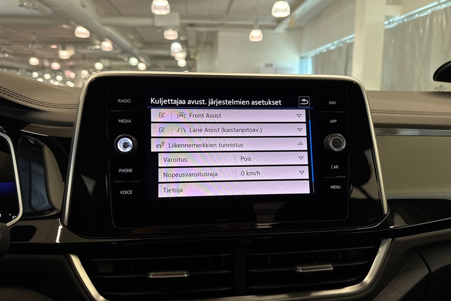 Volkswagen T-Roc vaihtoauto