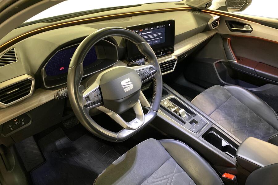 SEAT Leon Sportstourer vaihtoauto