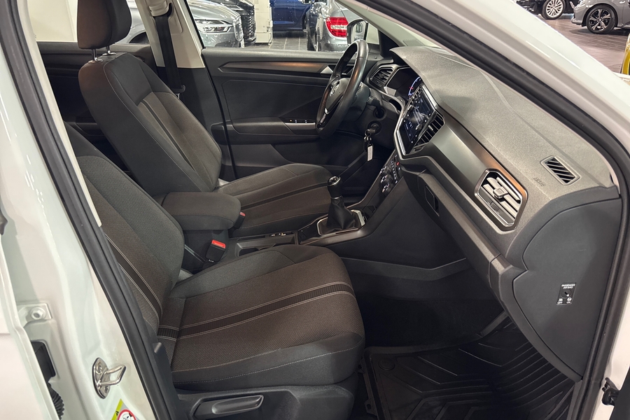 Volkswagen T-Roc vaihtoauto