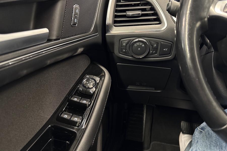 Ford S-MAX vaihtoauto