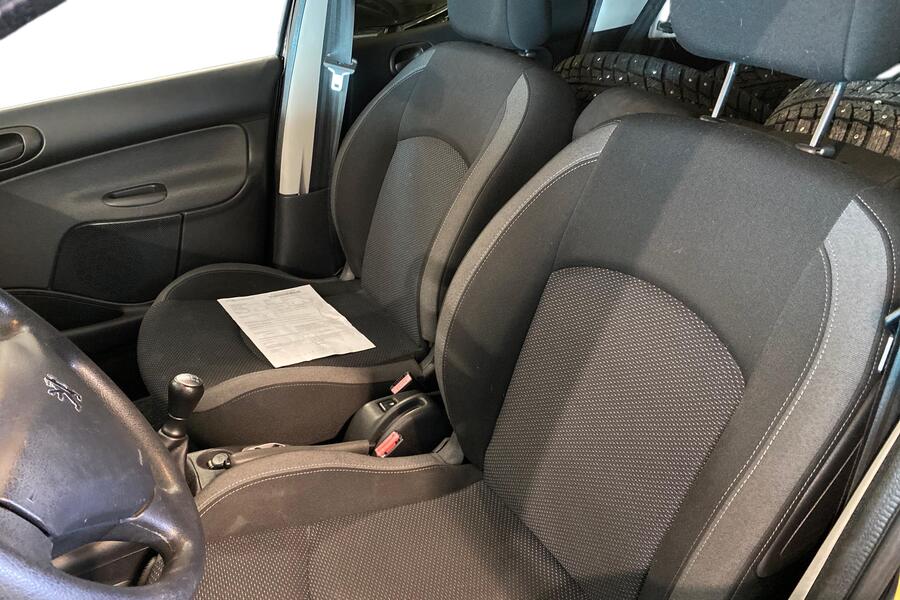 Peugeot 206 + vaihtoauto