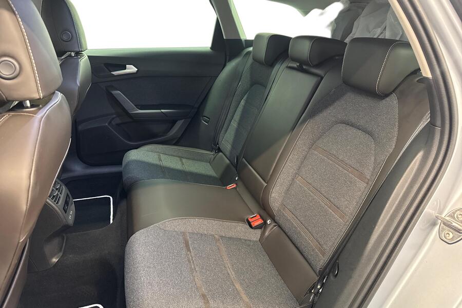 SEAT Leon Sportstourer vaihtoauto